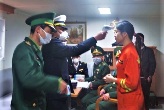 Khong cap thi thuc cho nguoi Trung Quoc nhap canh bang duong bien hinh anh