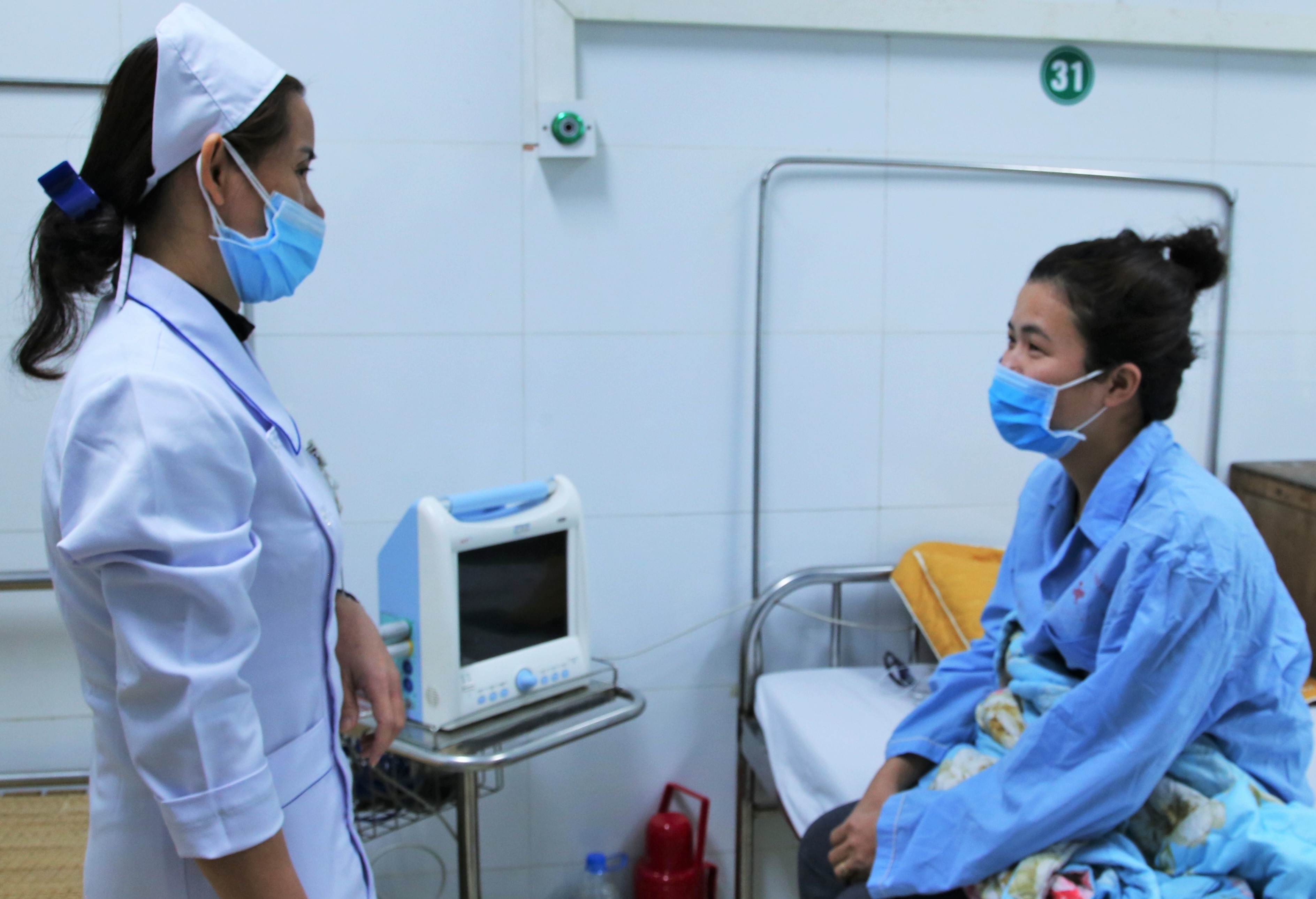 Co gai o Thanh Hoa ke viec chua khoi benh viem phoi corona hinh anh