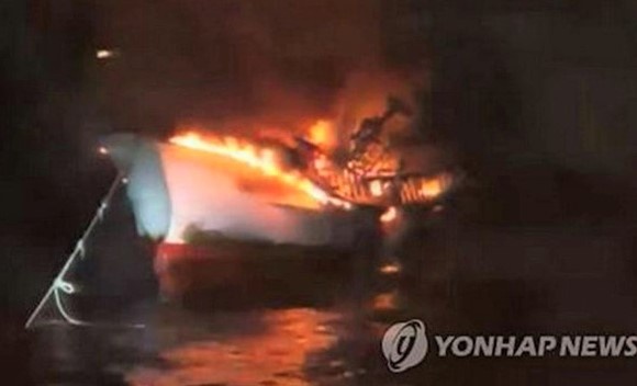 tau ca boc chay o Han Quoc anh 1