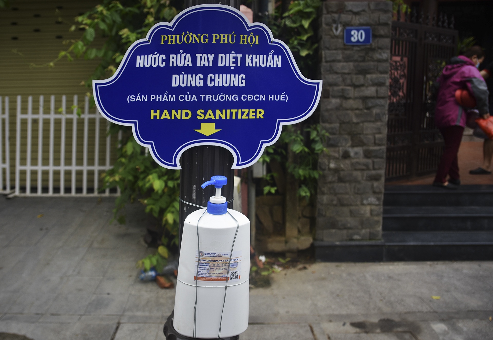 Hue vang nguoi vi Covid anh 7