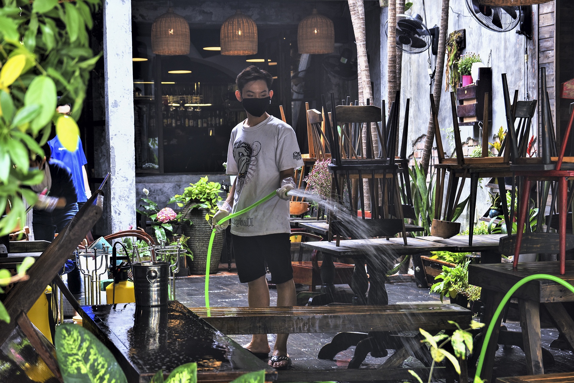 Hue vang nguoi vi Covid anh 9