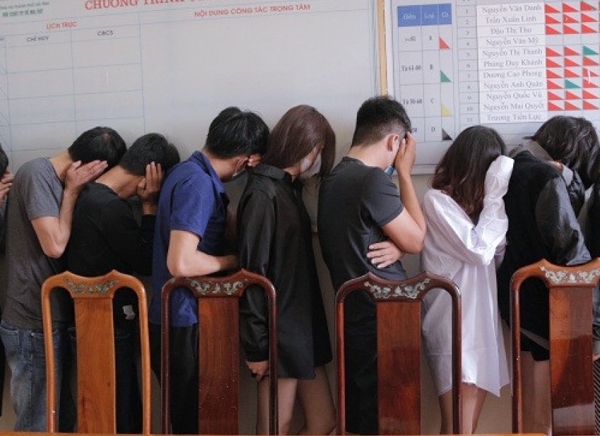 thue khach san mo tiec ma tuy anh 1