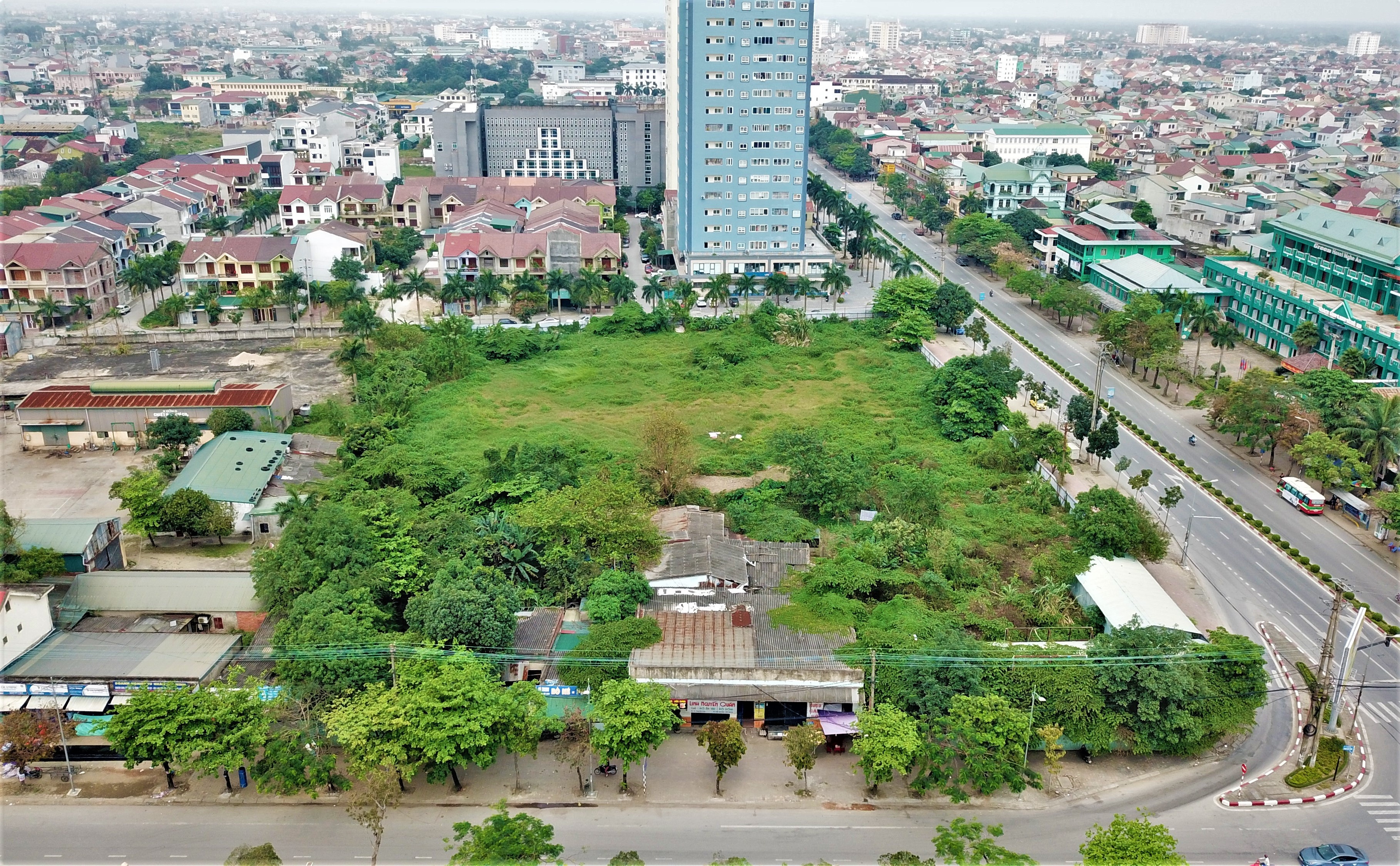 Khu dat vang bo hoang suot 13 nam vi du an khong thuc hien hinh anh