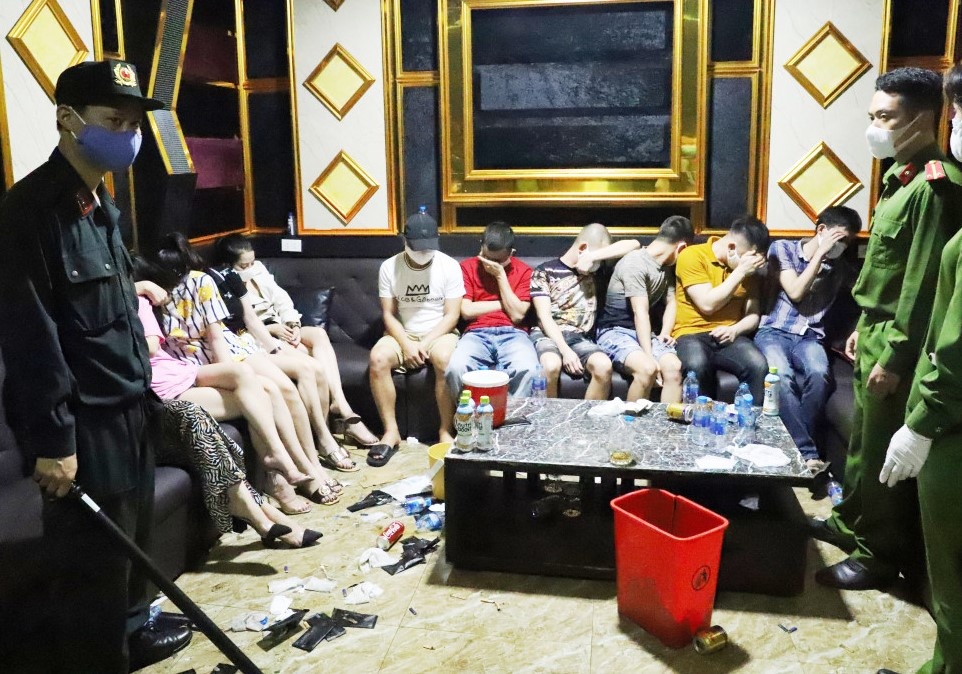 tiec ma tuy trong quan karaoke anh 1