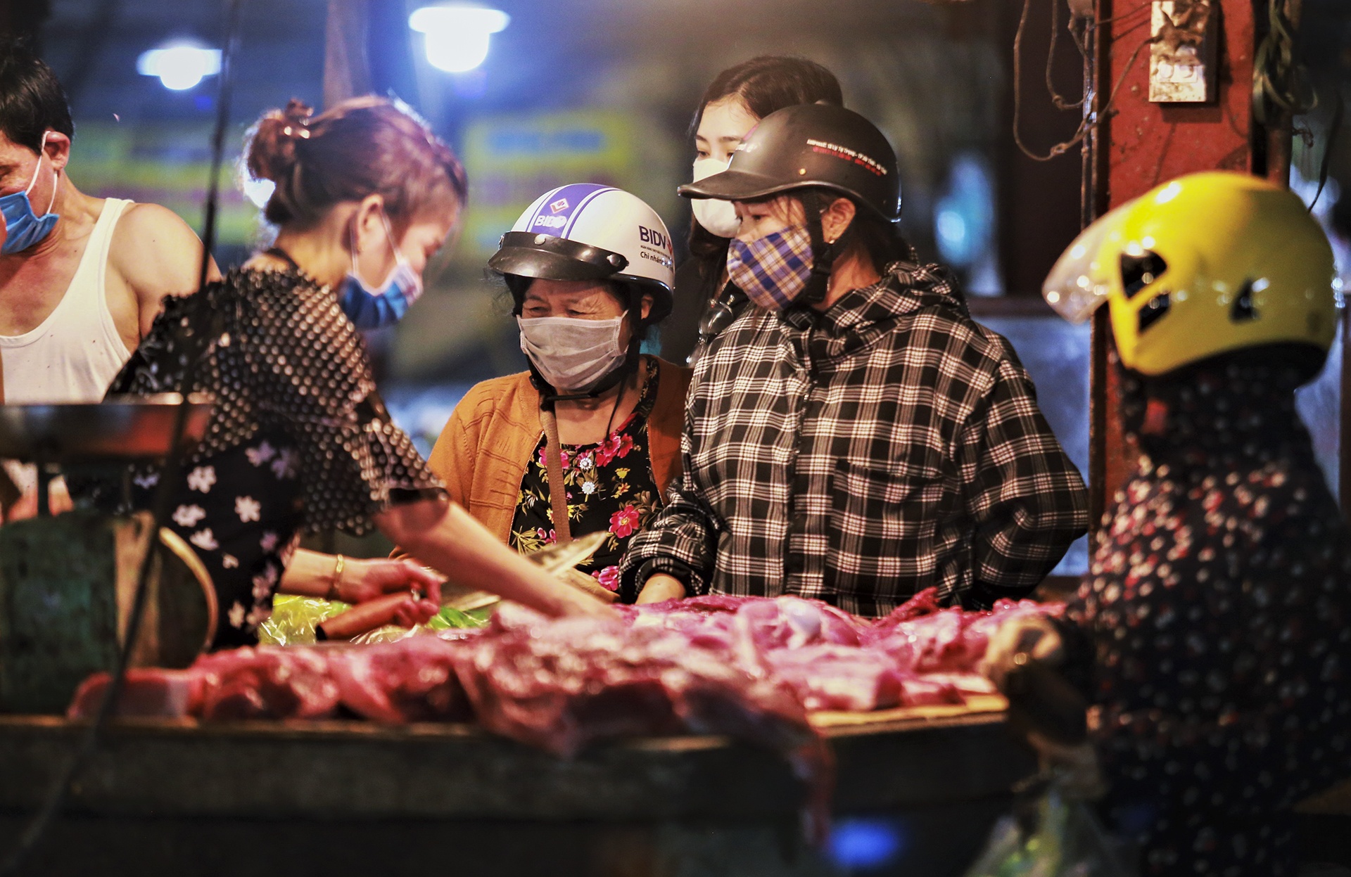 hang quan dong cua vi covid anh 8