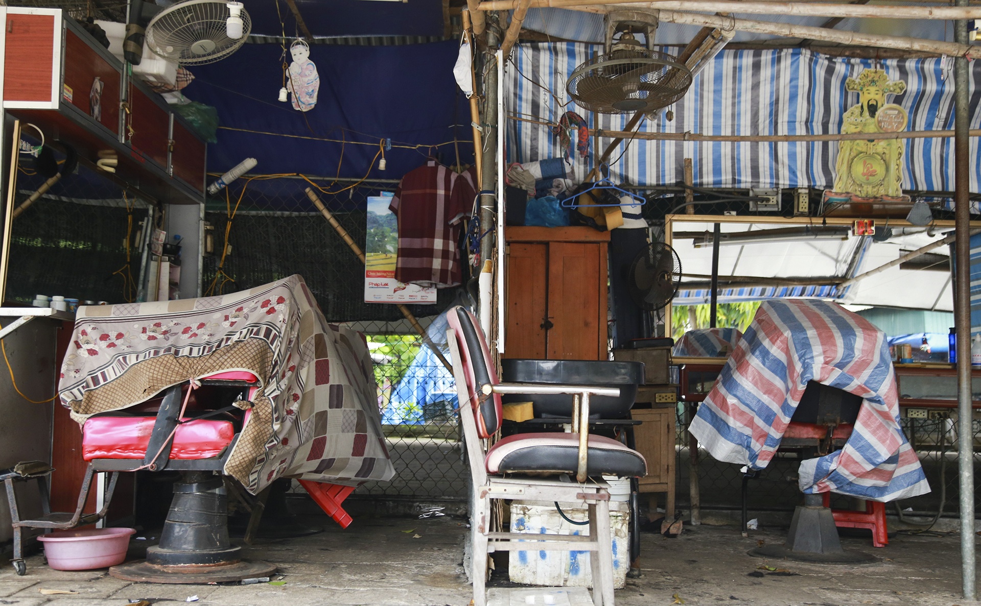 hang quan dong cua vi covid anh 5