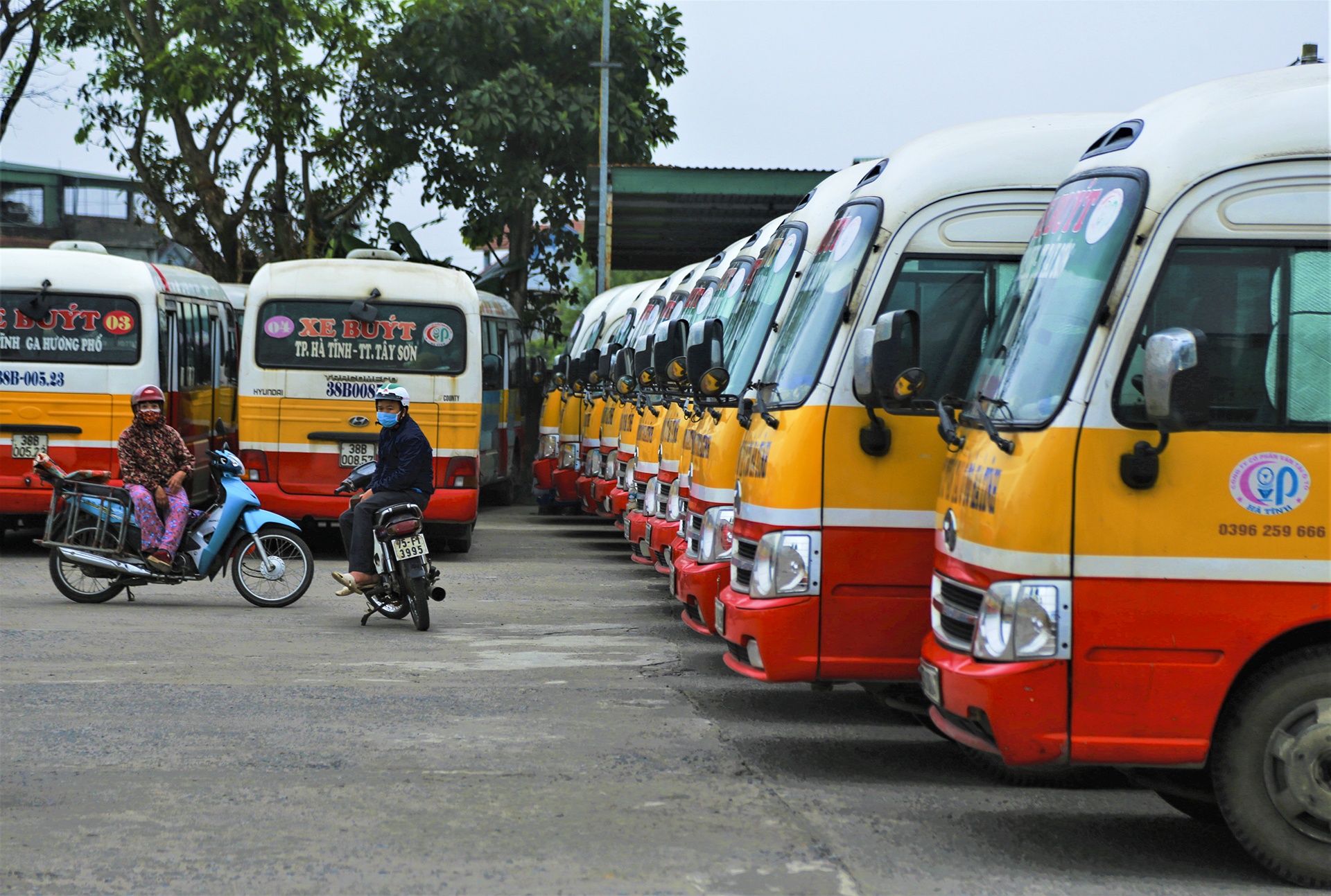 hang quan dong cua vi covid anh 16