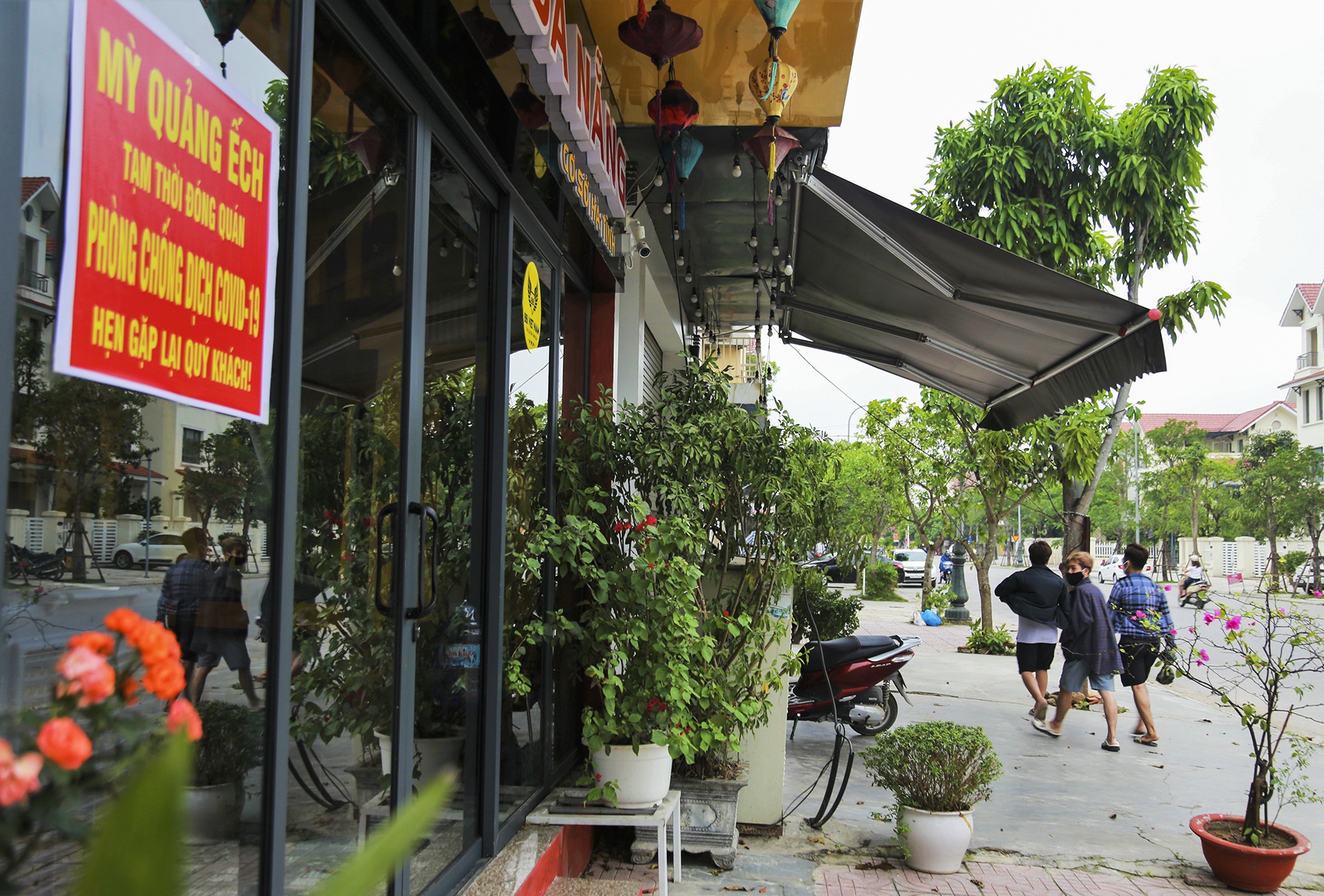 hang quan dong cua vi covid anh 15