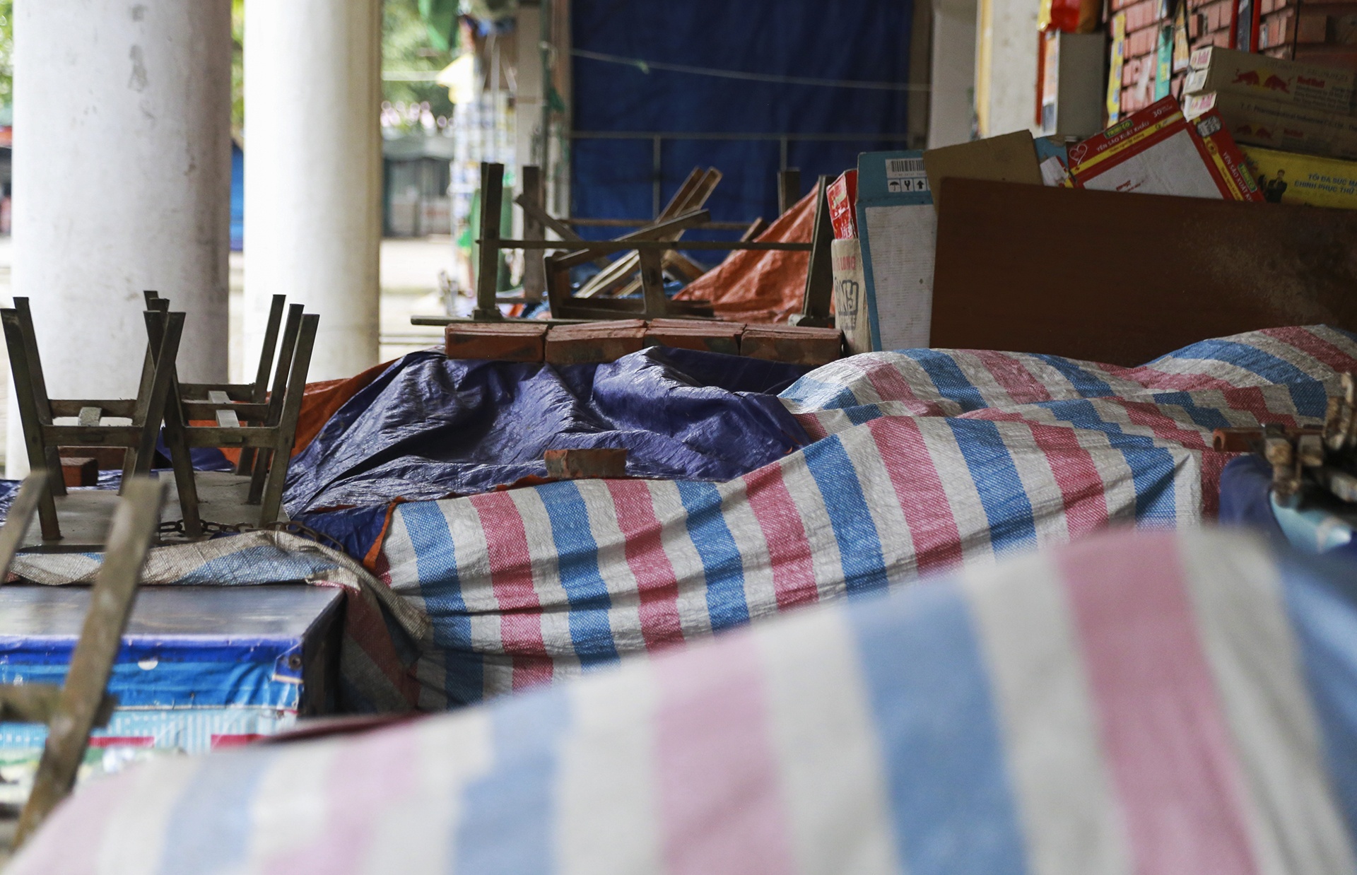 hang quan dong cua vi covid anh 2