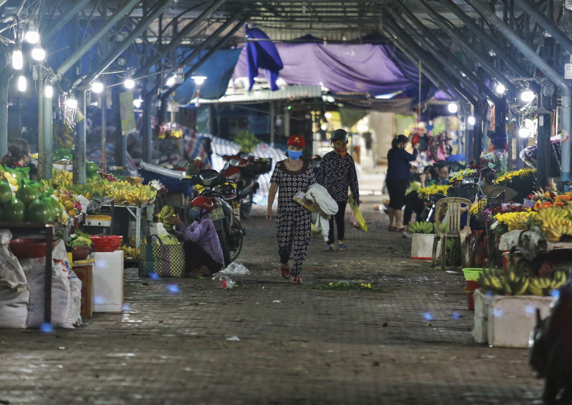 hang quan dong cua vi covid anh 10