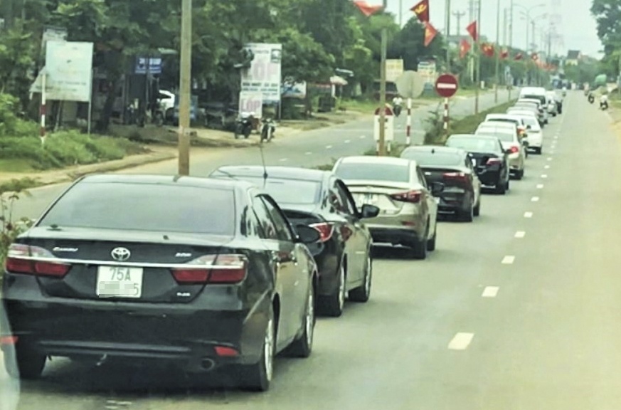 PGD benh vien phan tran viec lam dam cuoi cho con giua dich Covid-19 hinh anh