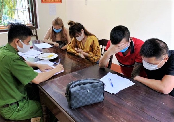 mở tiệc ma túy ảnh 1 mo tiec ma tuy anh 1
