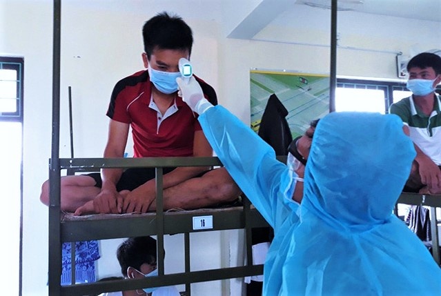 to chuc an nhau trong khu cach ly anh 2