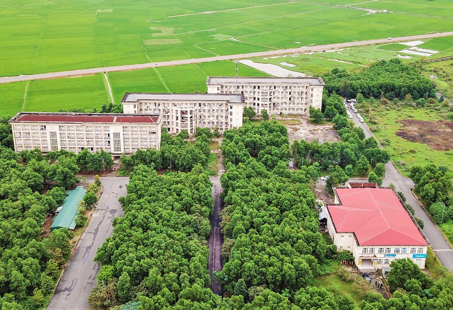 151 luu hoc sinh Lao roi khoi ky tuc xa trong luc dich dang dien ra hinh anh