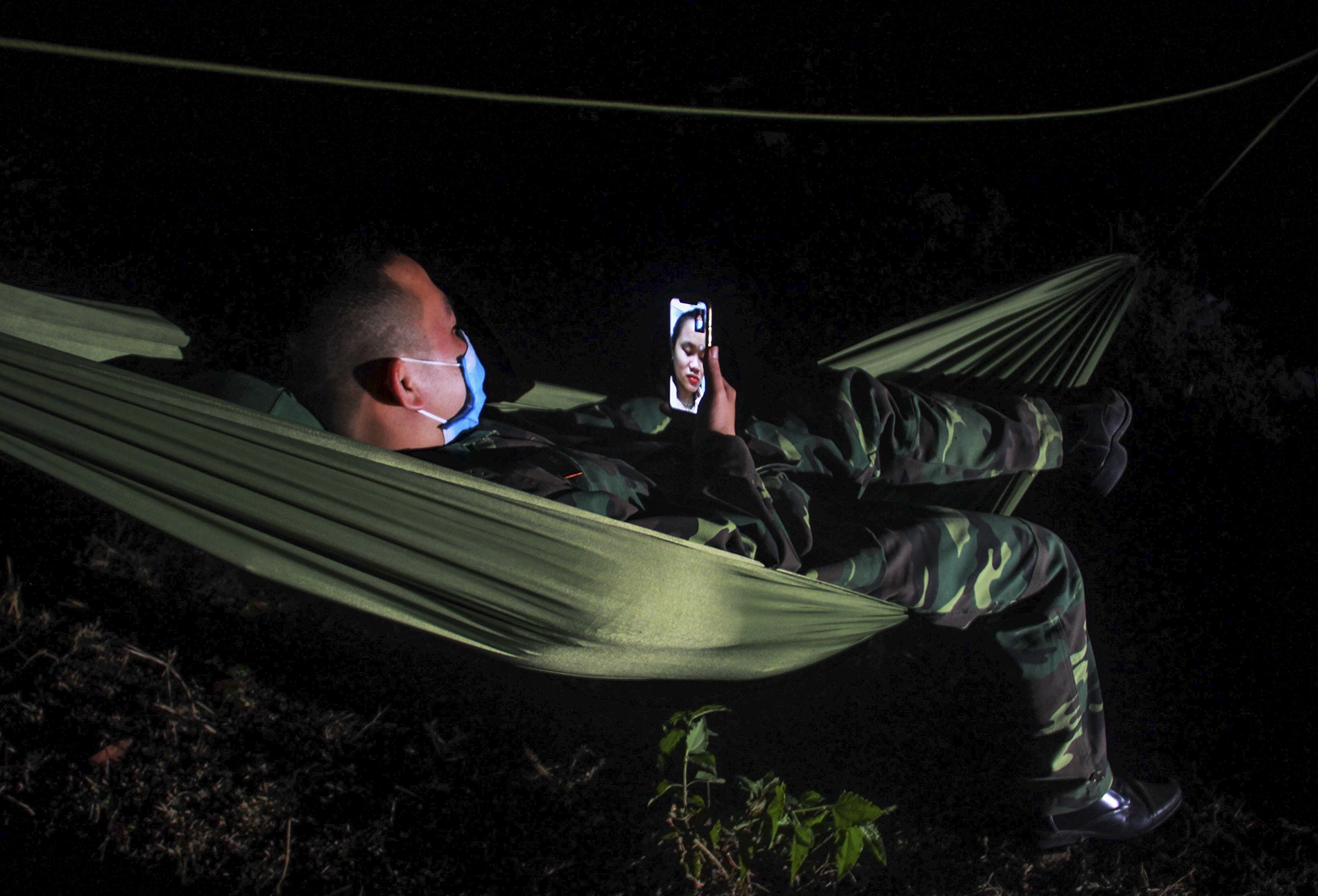 'Het dich anh ve, dam cuoi se vui hon' hinh anh