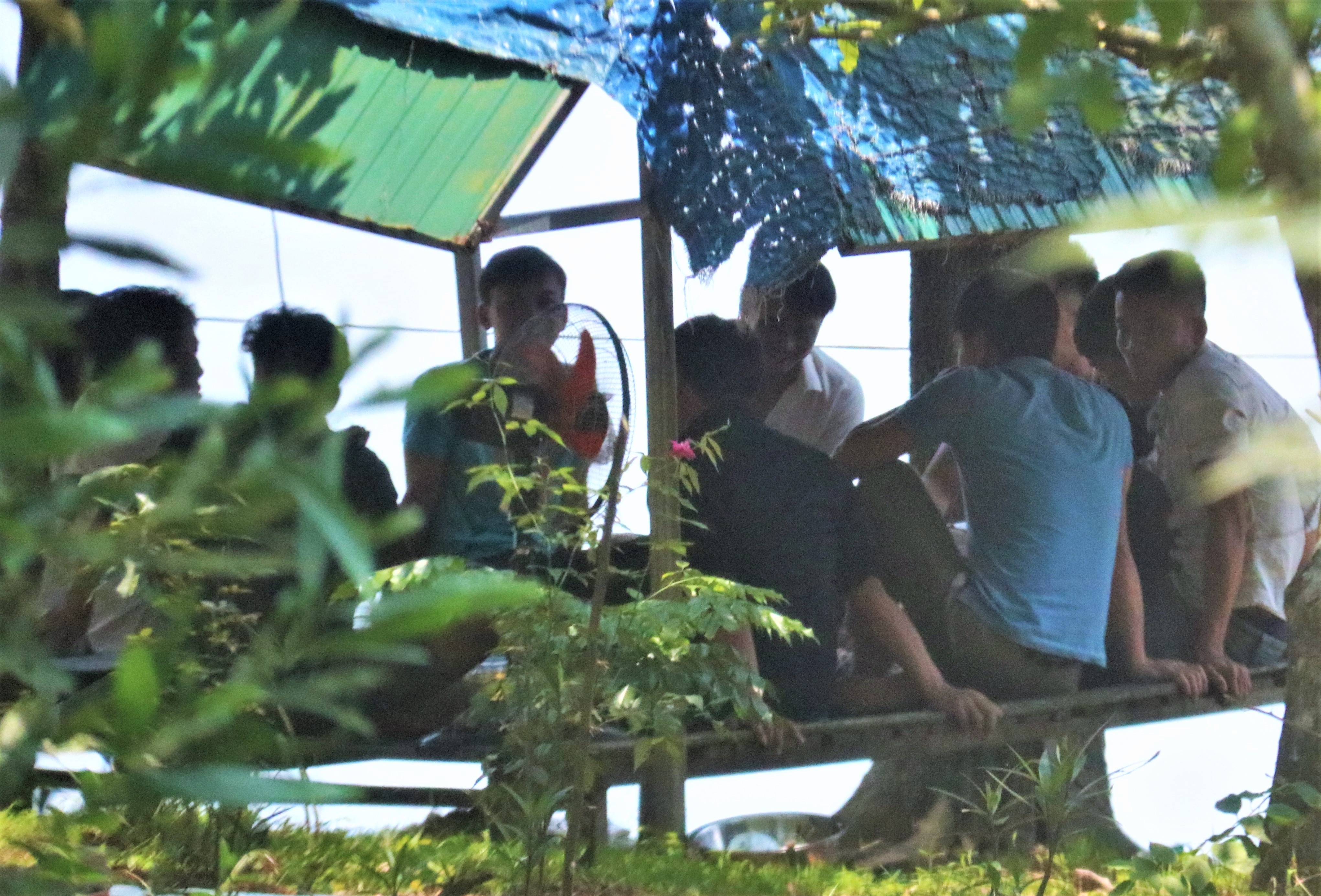 Xu ly nghiem viec de hang chuc nguoi tu tap an uong giua dich? hinh anh