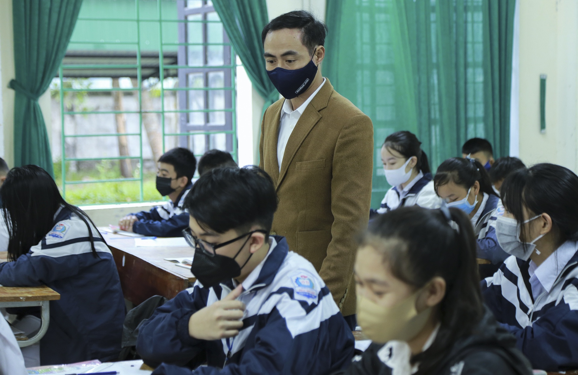 hoc sinh tro lai truong sau dich Covid-19 anh 9