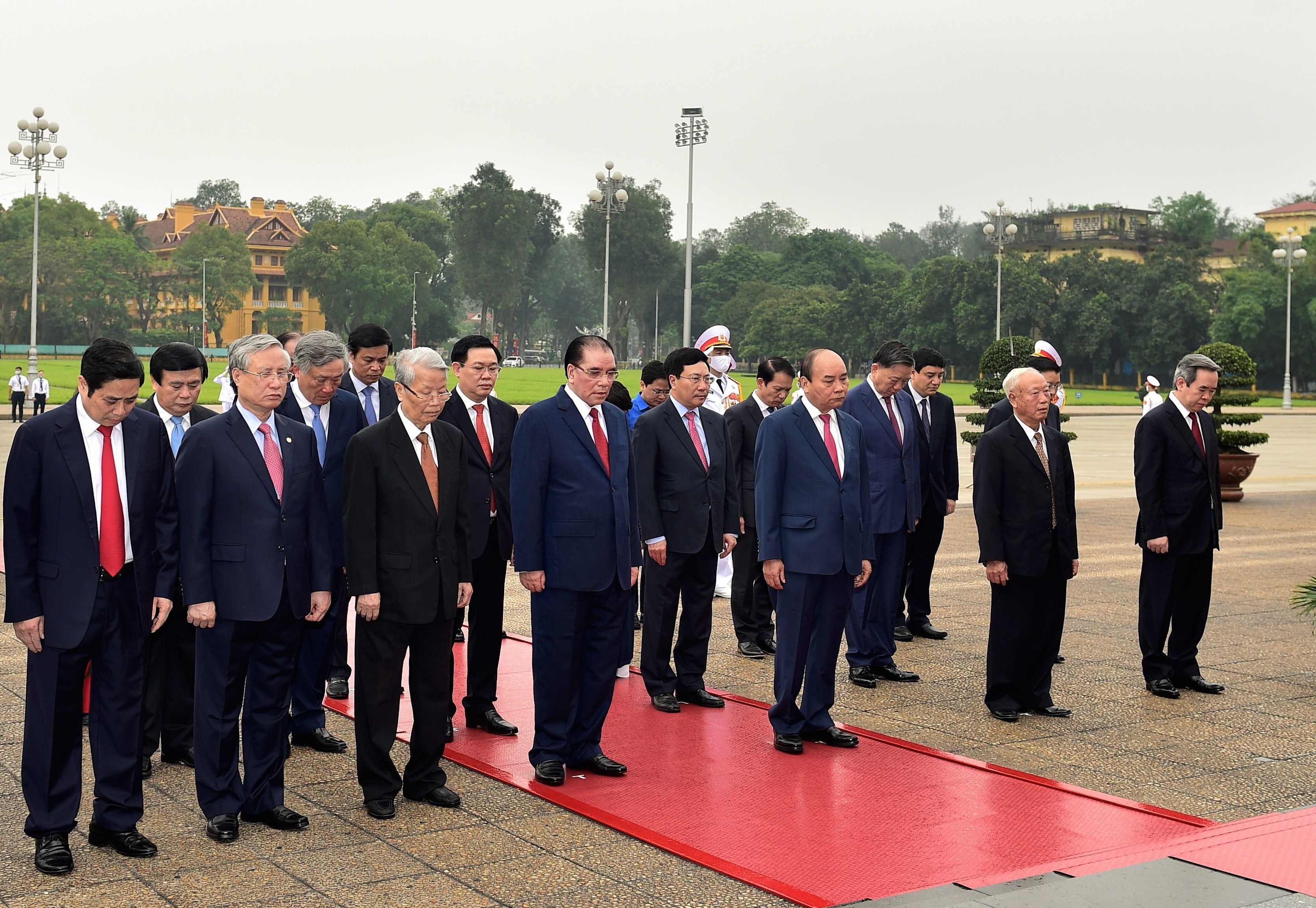 vieng chu tich Ho Chi Minh anh 2