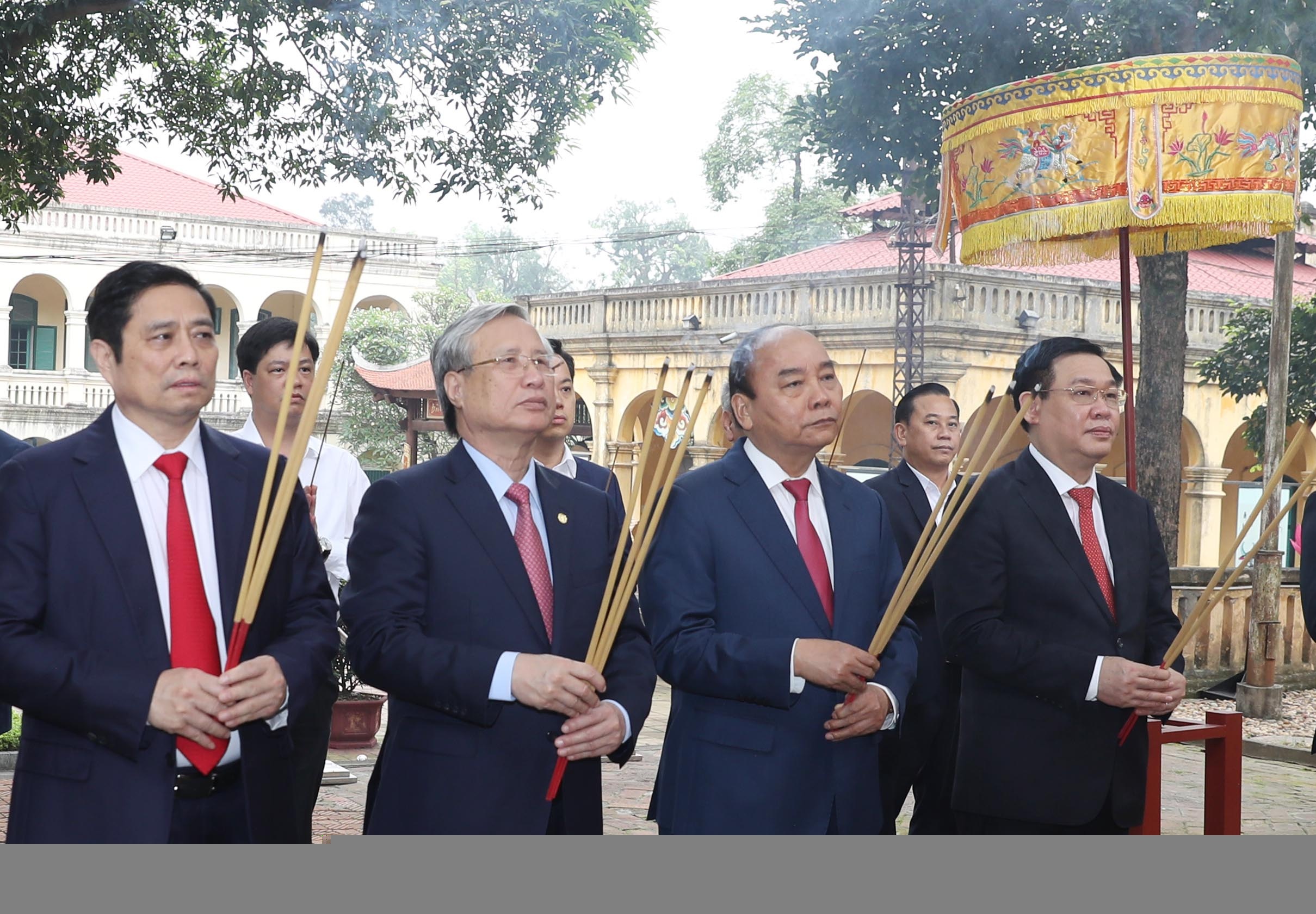 vieng chu tich Ho Chi Minh anh 3