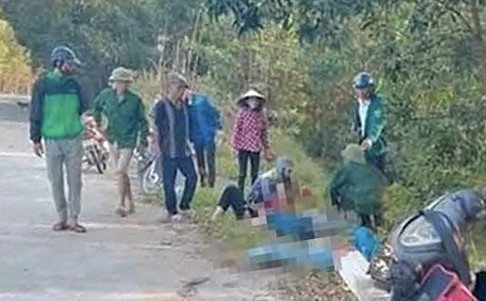 Xe may cho 4 tong gay cot moc, 2 nu sinh tu vong tai cho hinh anh