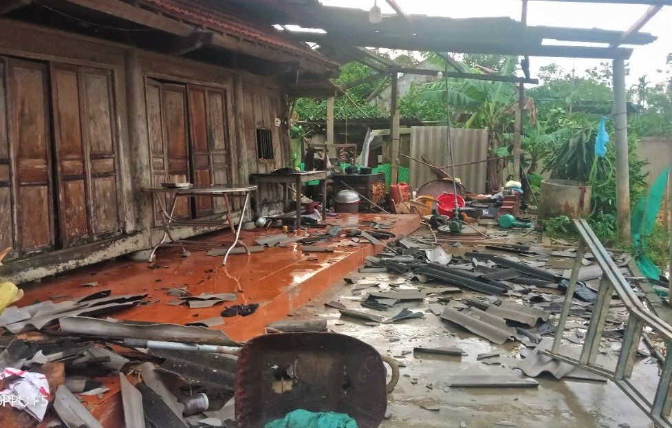 Loc xoay kem mua lon lam toc mai 140 nha dan hinh anh