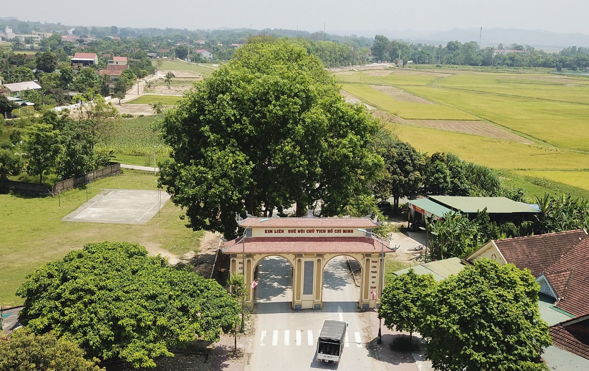 Lang Sen que Bac Ho anh 2