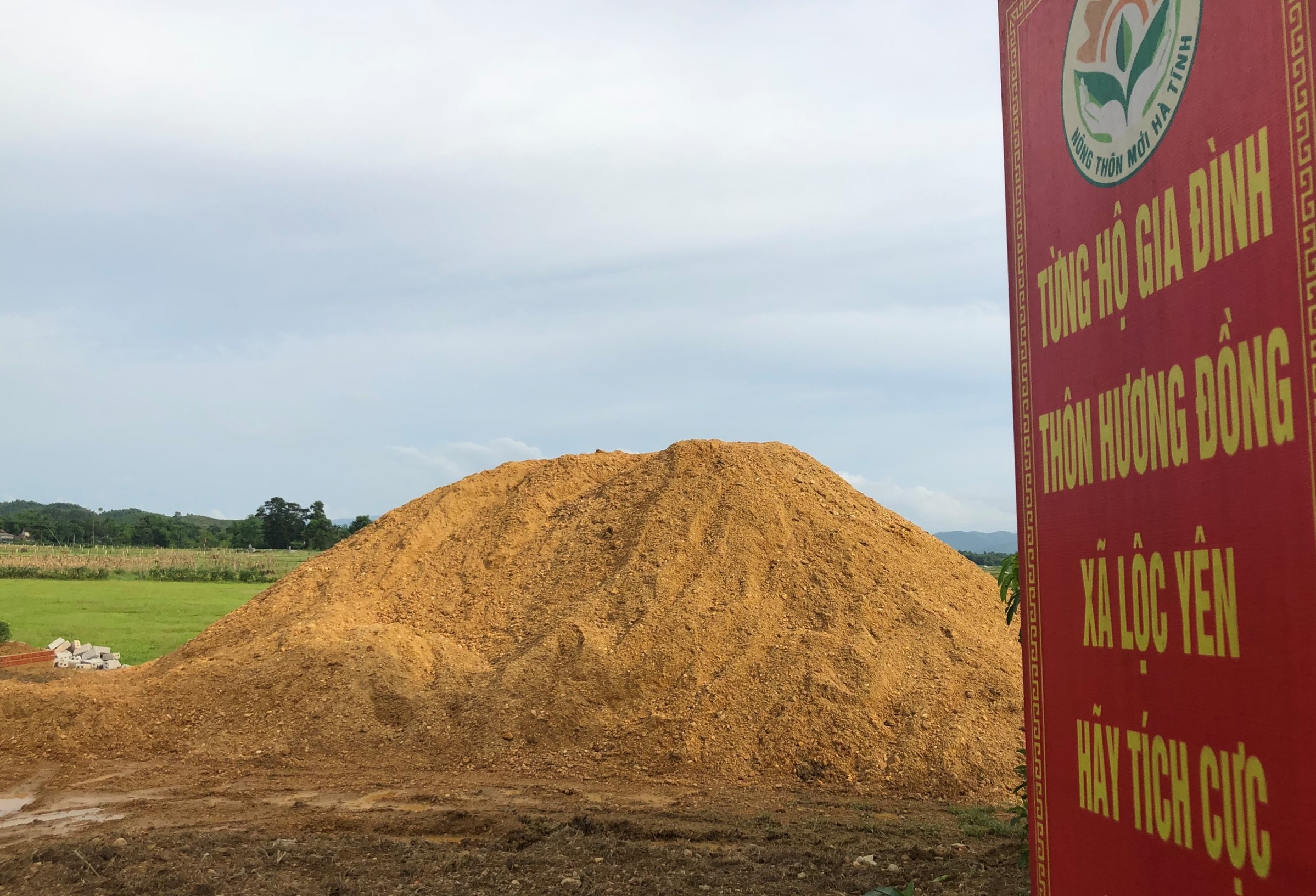 chan dong song khai thac cat anh 2