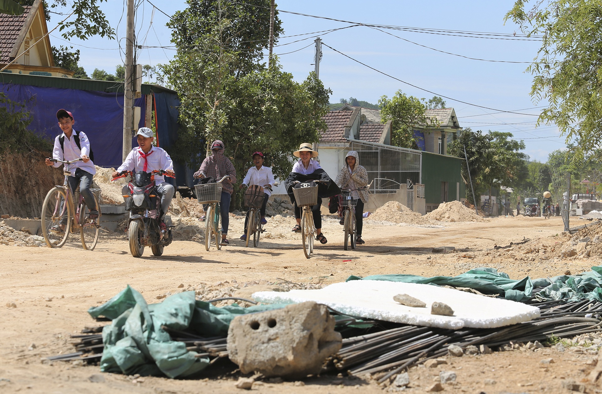 duong tram ty khong co bien bao anh 8