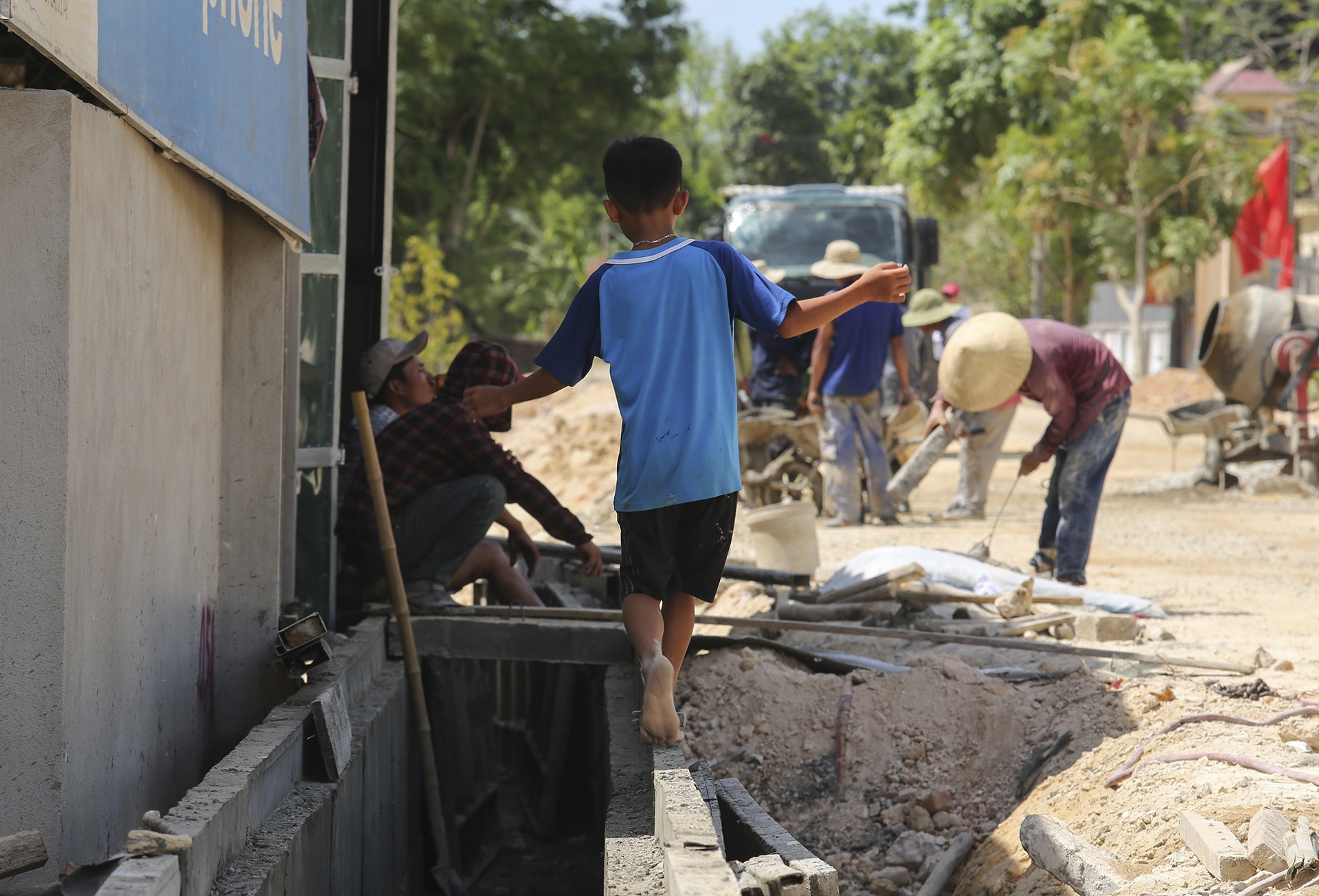 duong tram ty khong co bien bao anh 9