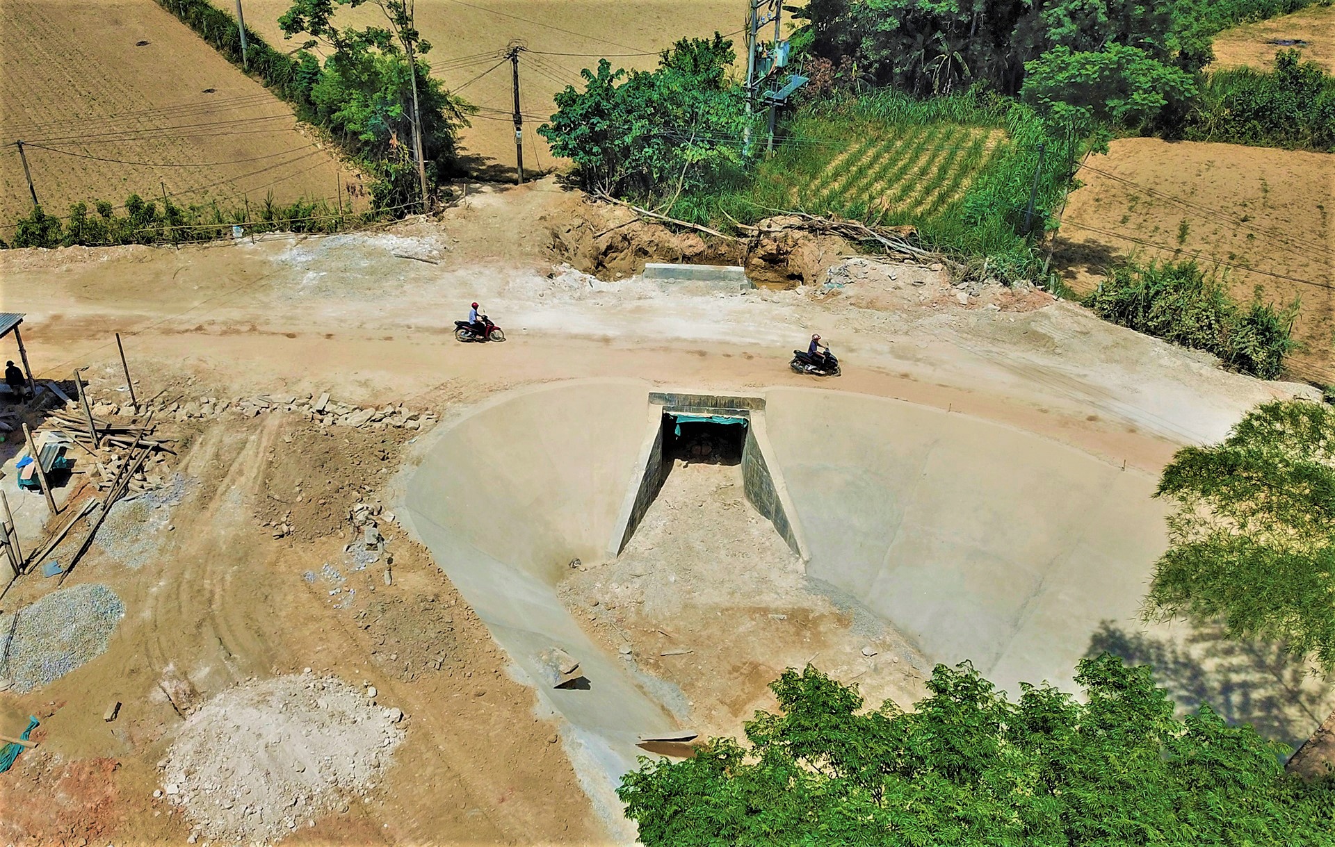 duong tram ty khong co bien bao anh 3