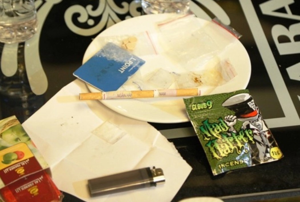 Mo tiec ma tuy o quan karaoke de chia tay ban hinh anh