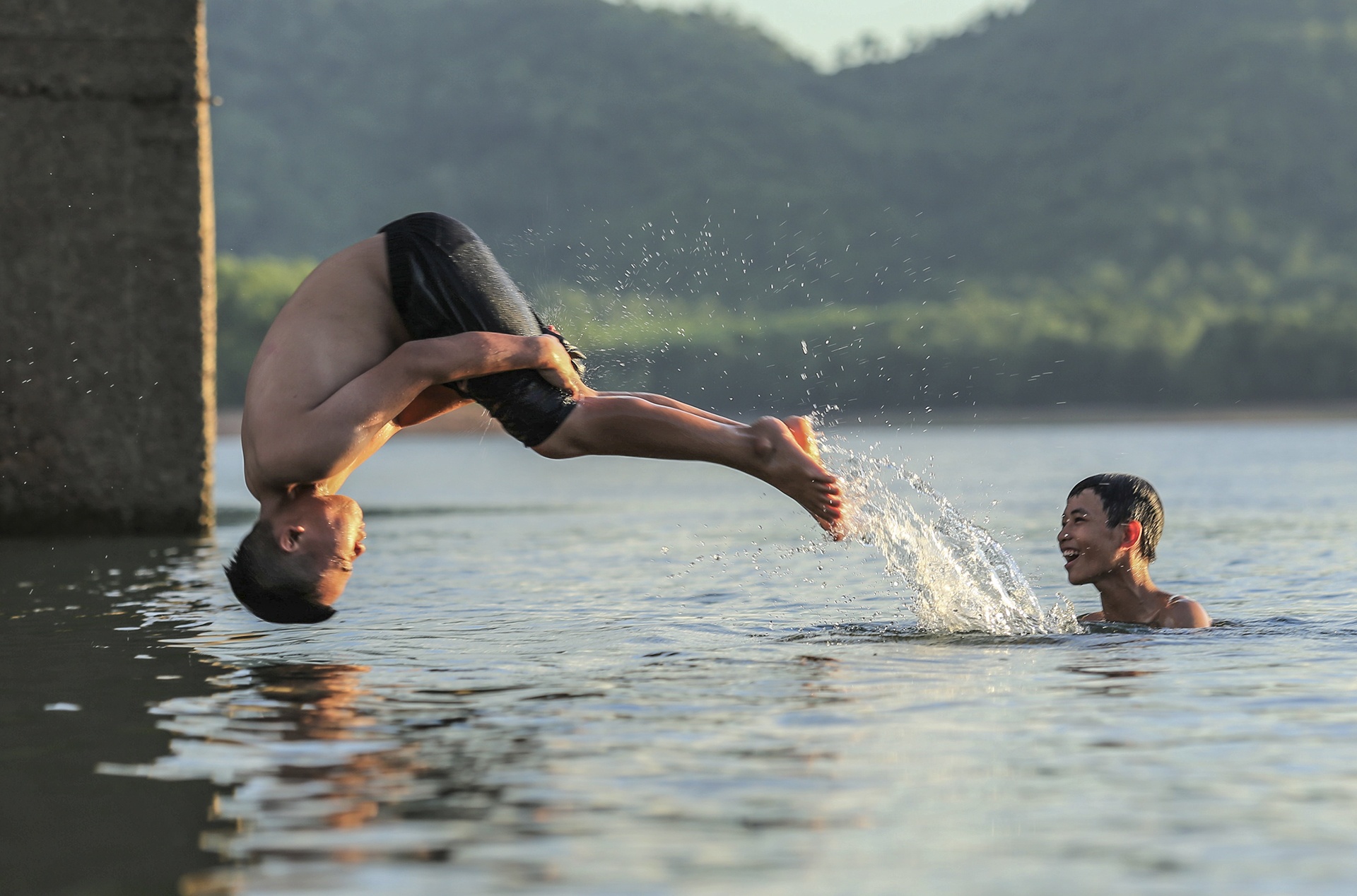 Giai nhiet o ho chua 300 trieu m3 nuoc hinh anh