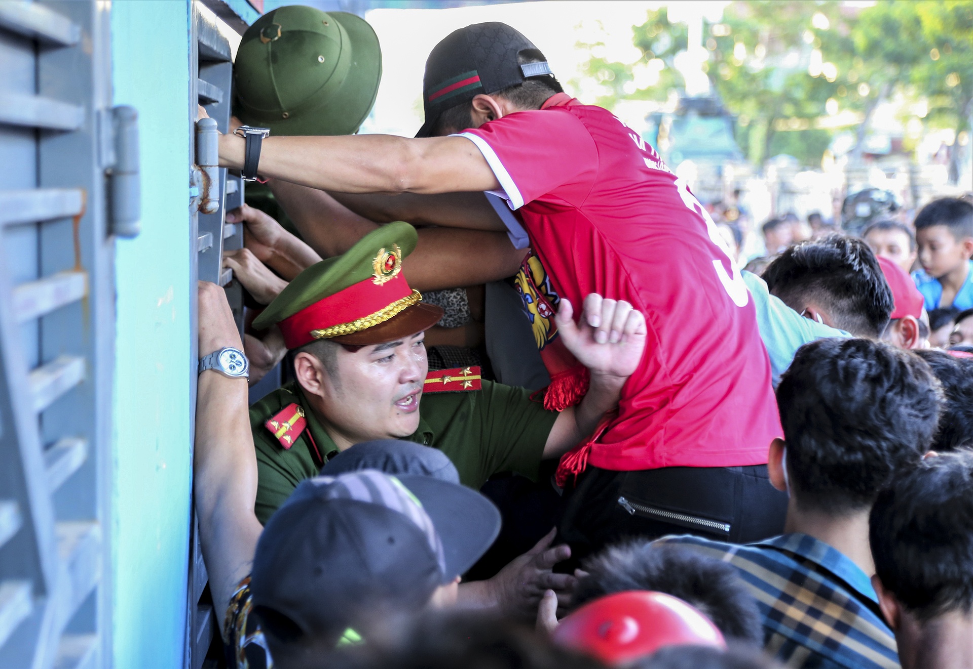 co dong vien tran vao san Ha Tinh anh 5