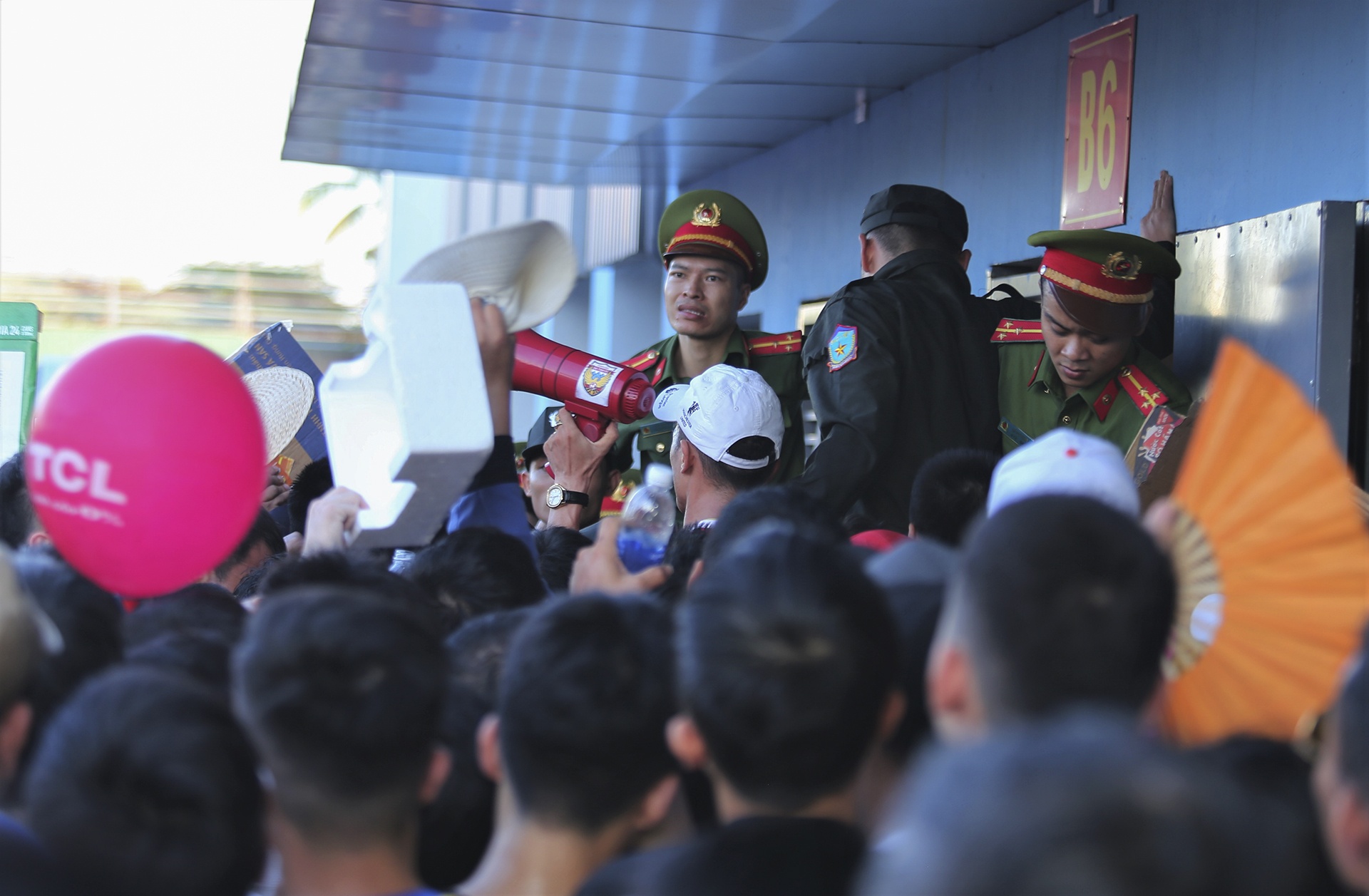 co dong vien tran vao san Ha Tinh anh 4