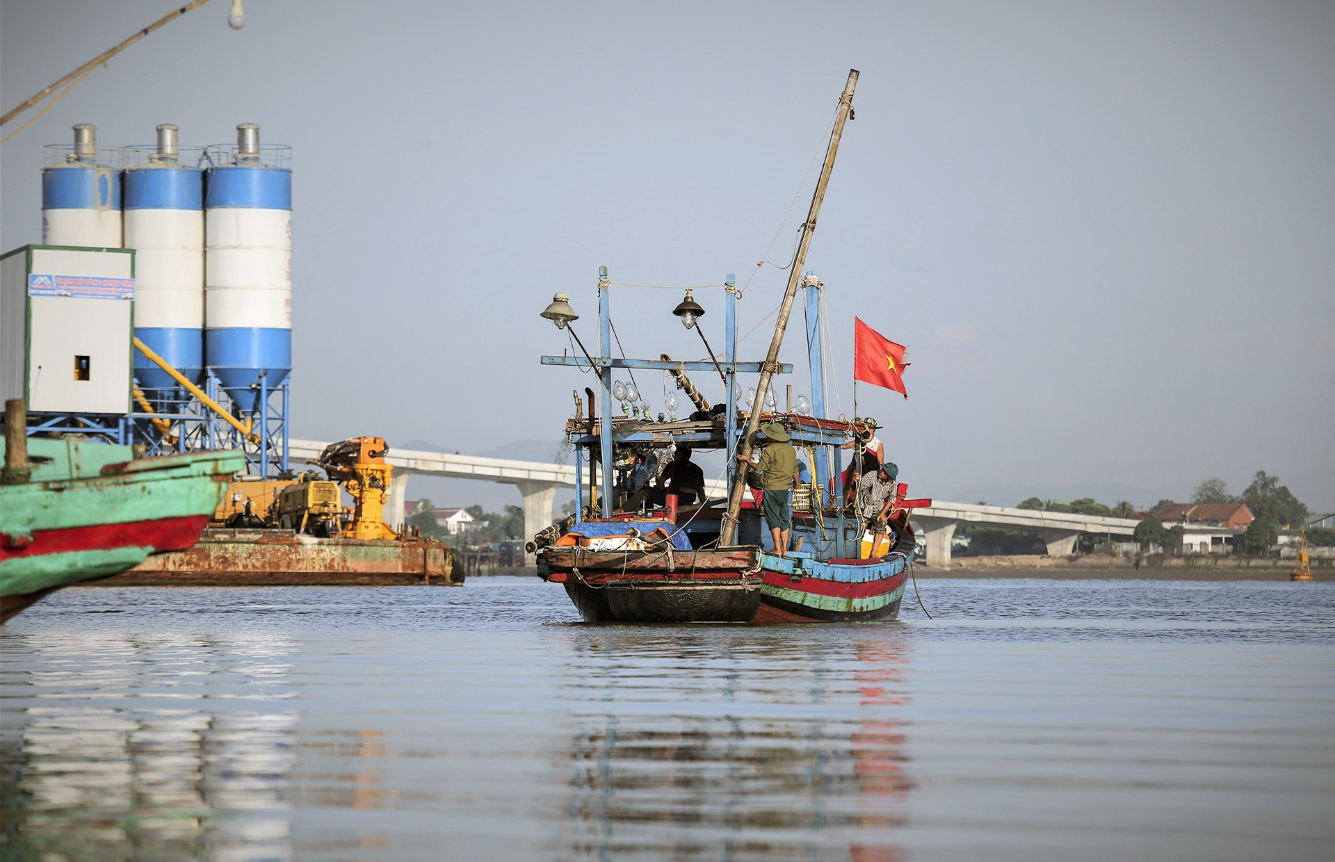 tau thuyen mac can anh 9