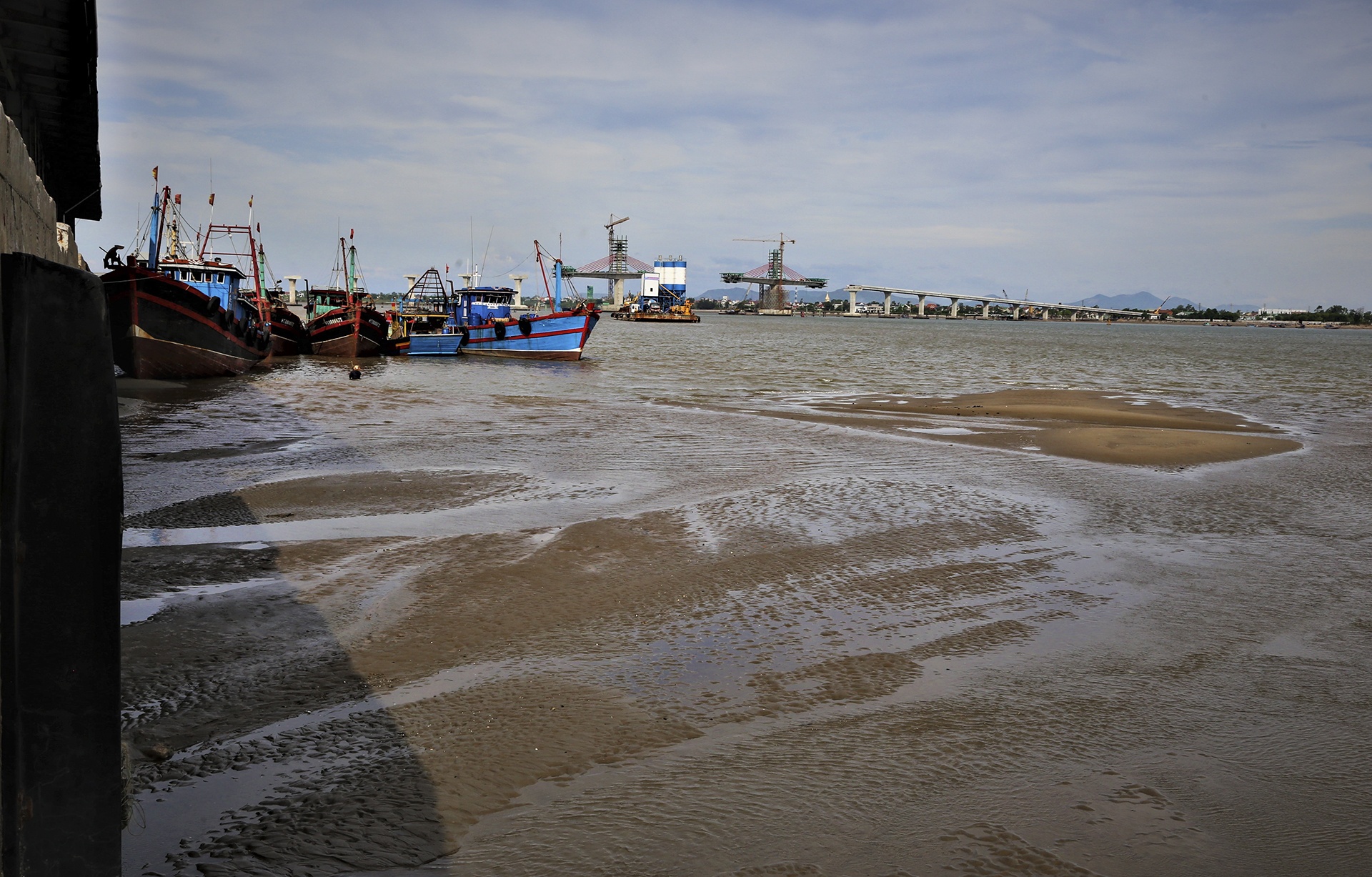 tau thuyen mac can anh 14