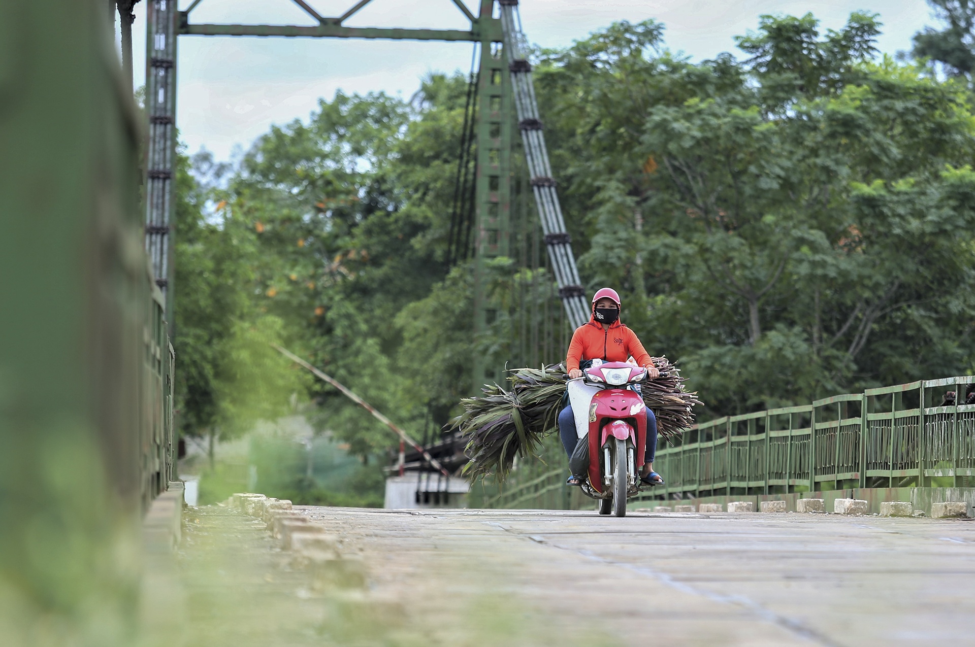 cau treo 128 ty bi khai tu anh 9