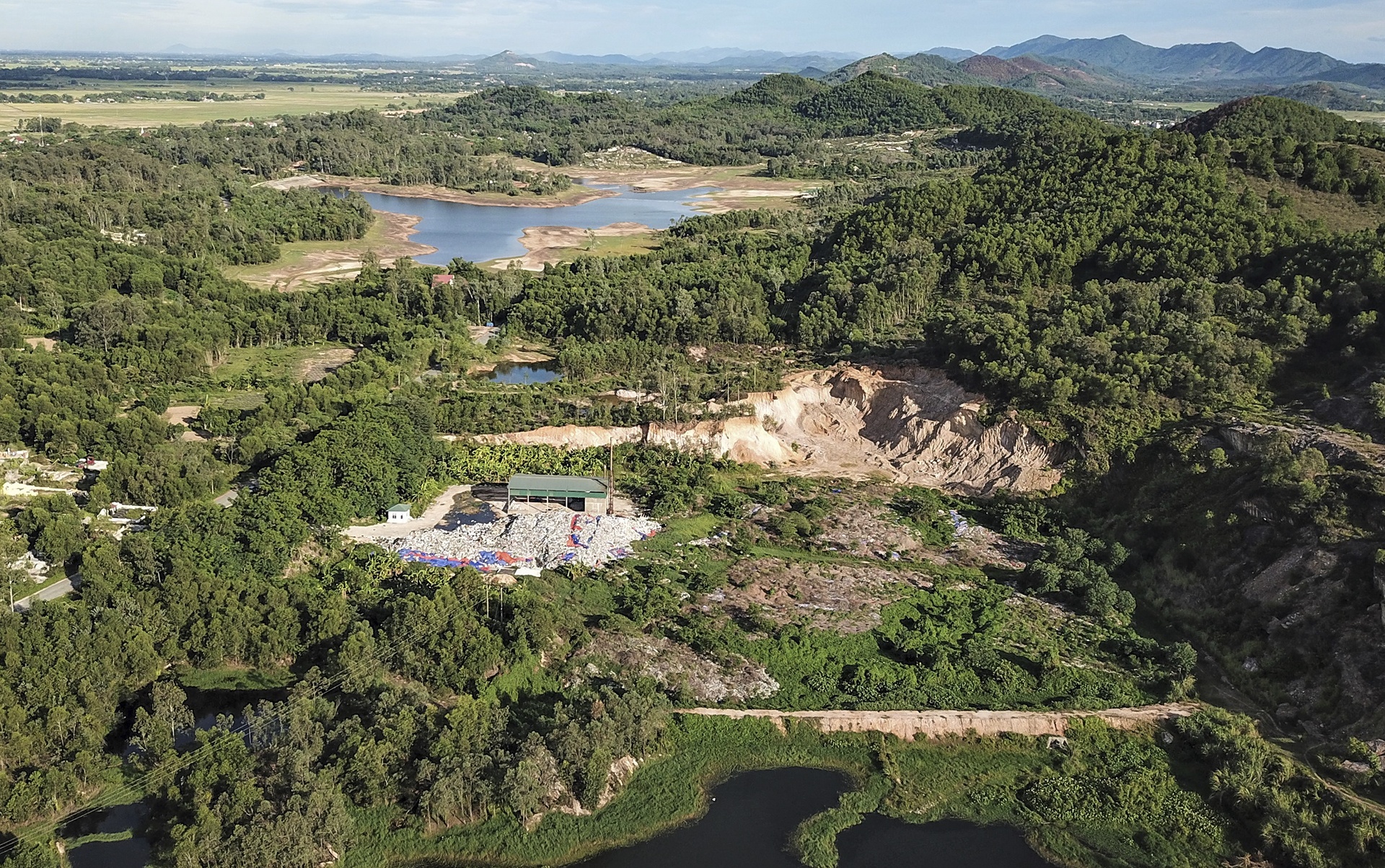 rac chat nhu nui vi khong xu ly anh 1