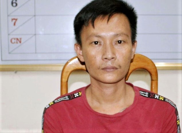 lao vao tru so chem cong an anh 1