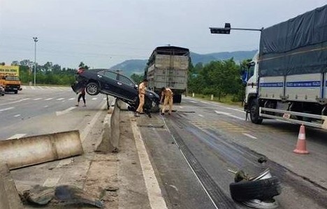 tai nan vi tranh bo anh 1