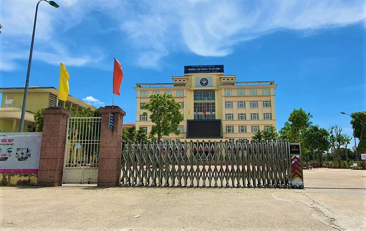 hoc vien nganh y bi thu hoi bang anh 1