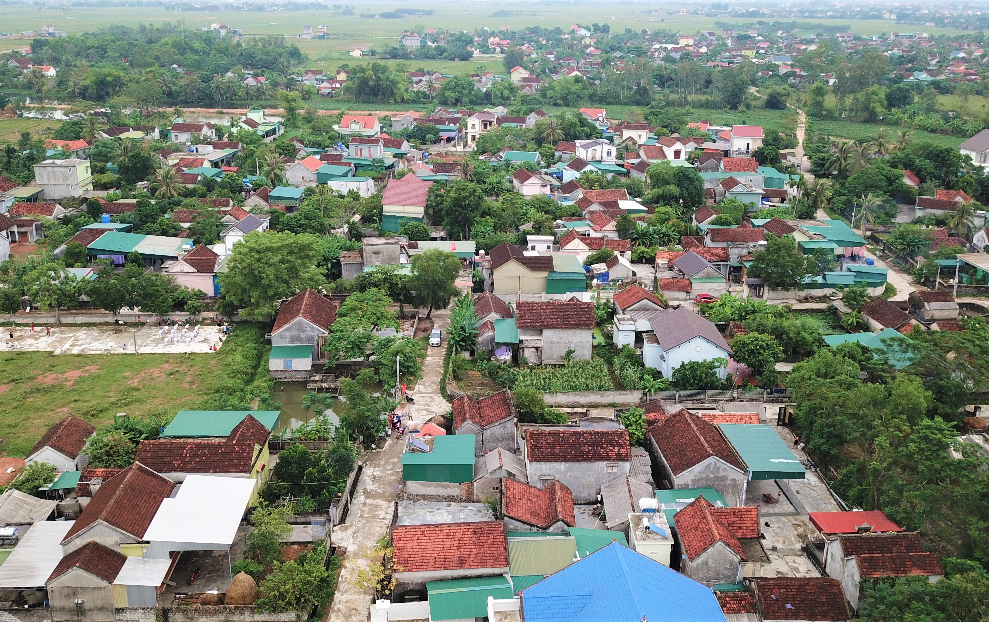 Nhan tien ho tro Covid-19 vi 'o ghep' voi ho can ngheo hinh anh