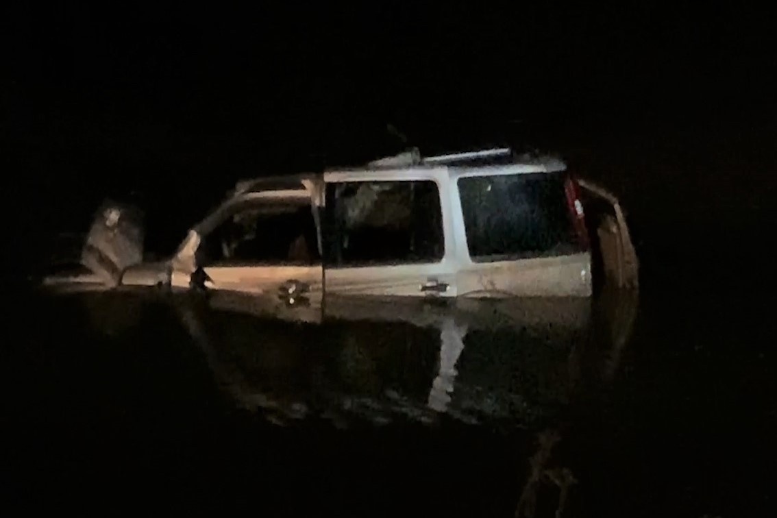 Hien truong vu oto lao xuong song khien 5 nguoi chet hinh anh