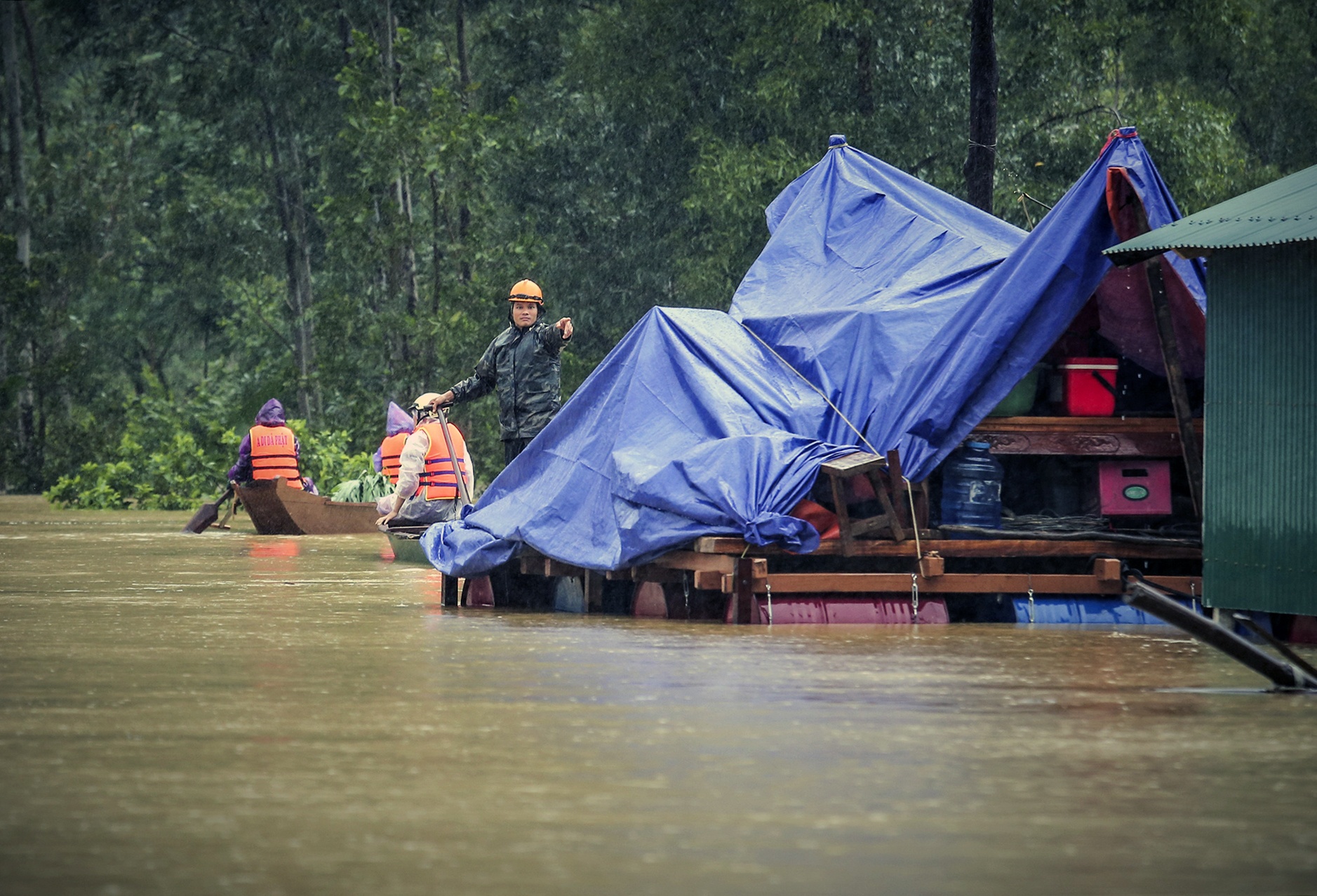 ron lu Quang Binh ngap sau anh 10