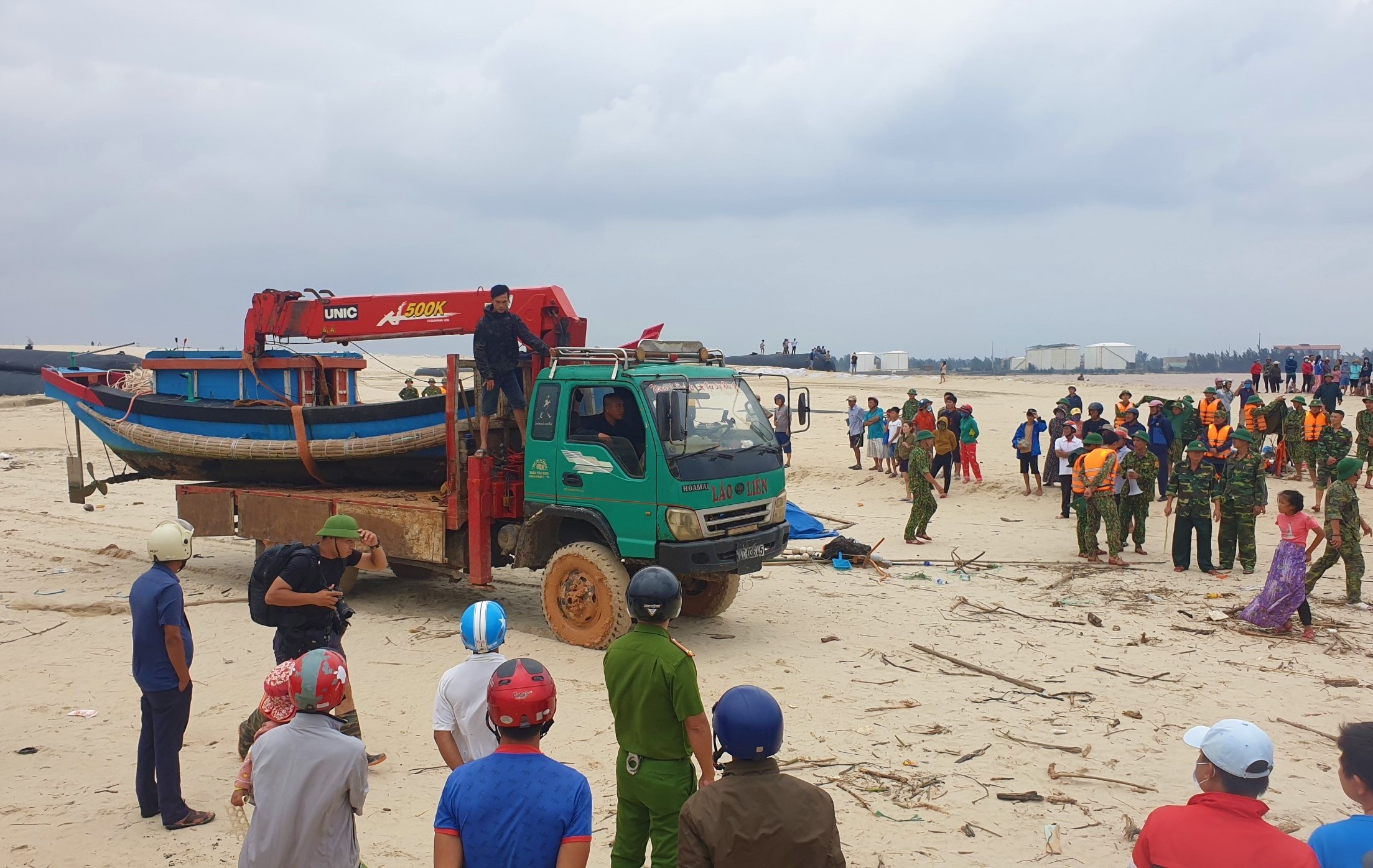 thuyền viên gặp nạn trên biển ảnh 3 thuyen vien gap nan tren bien anh 3