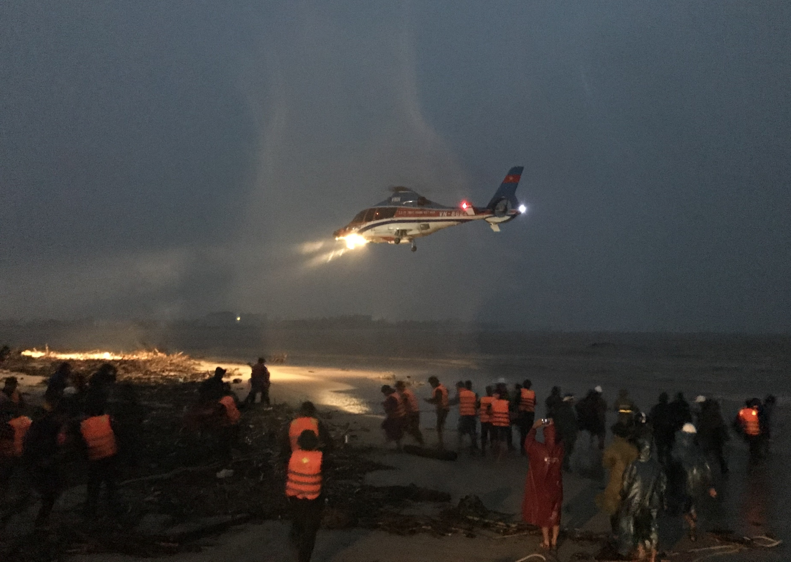 thuyen vien gap nan tren bien anh 1