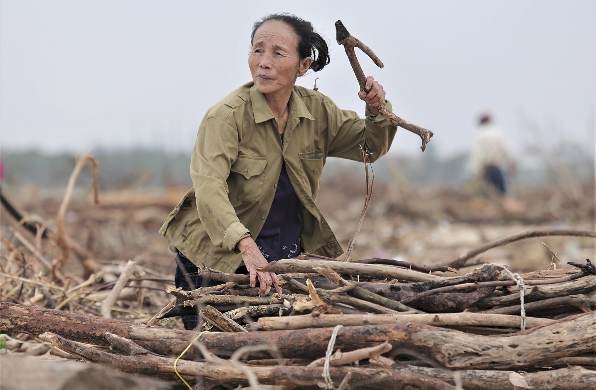 bai bien Nhat Le ngap rac anh 9