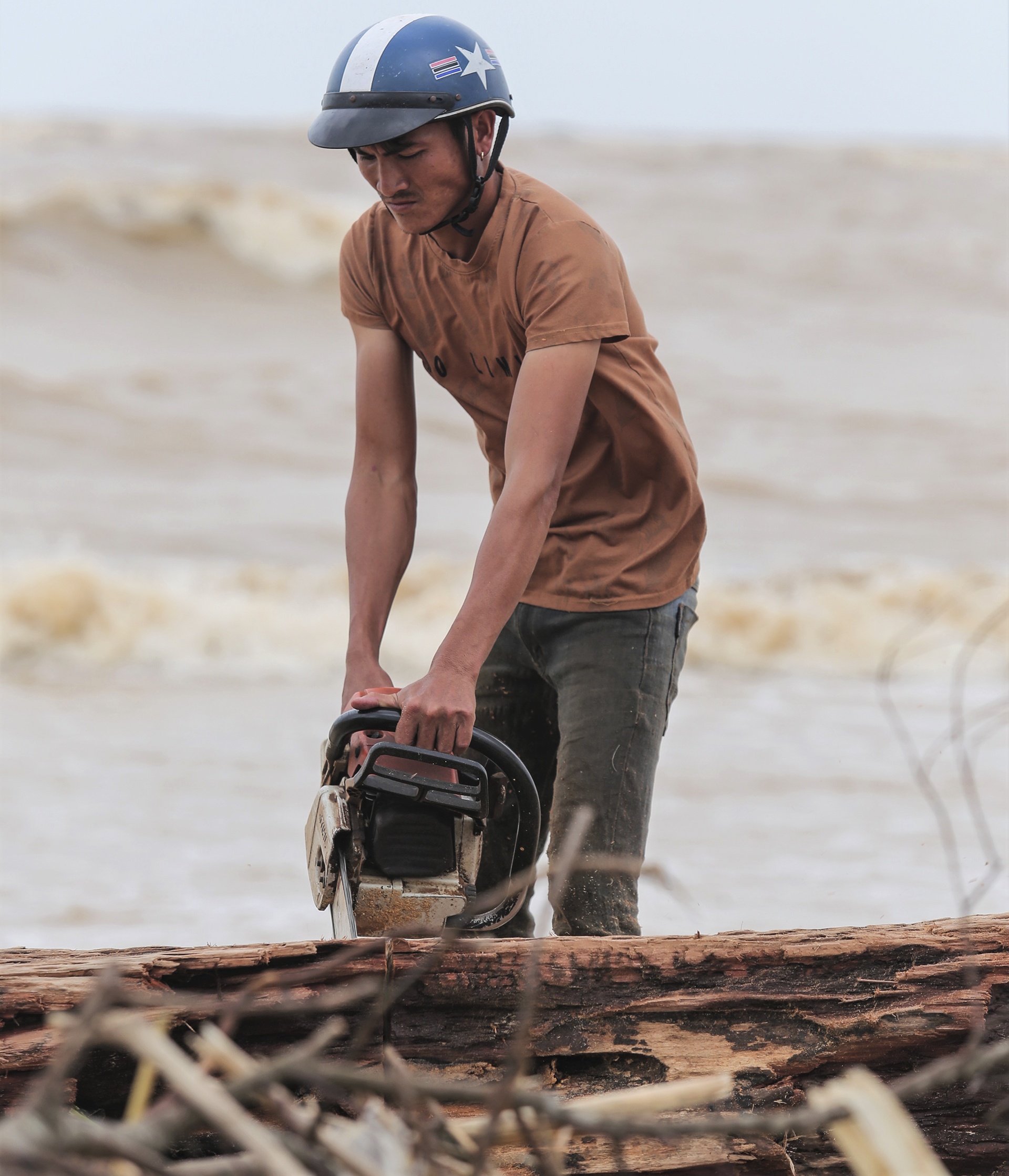 bai bien Nhat Le ngap rac anh 7