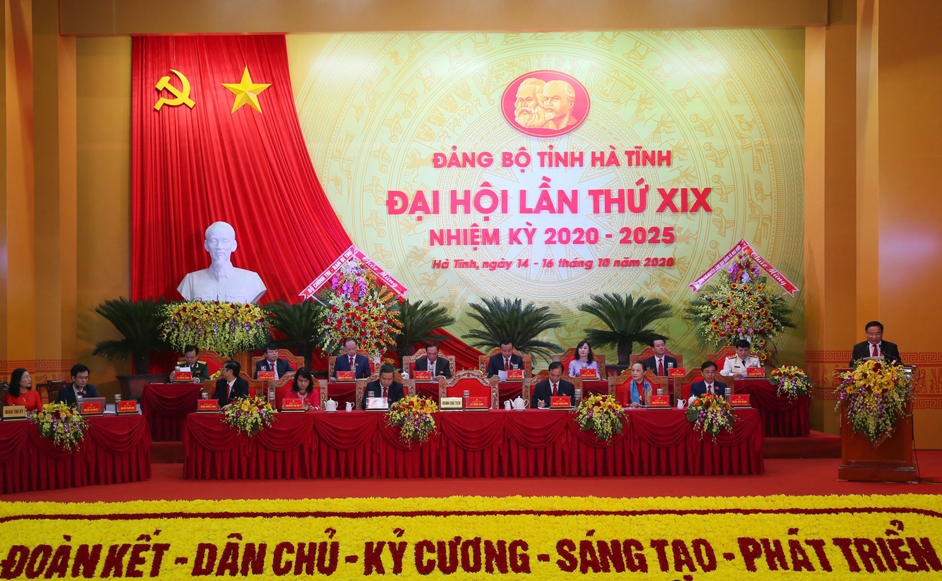 Dai hoi Dang bo Ha Tinh anh 1