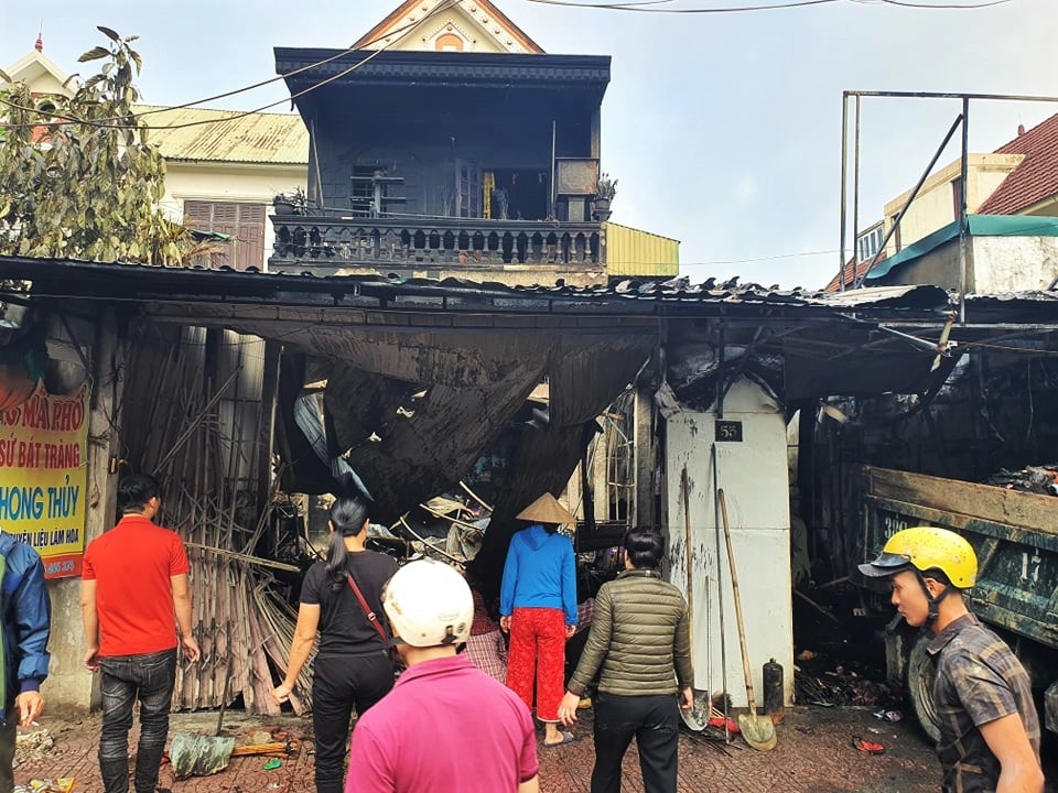 chay nha trong dem anh 1